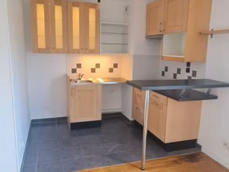 t2 montevrain de 42 m2 et terrasse de 19 m²