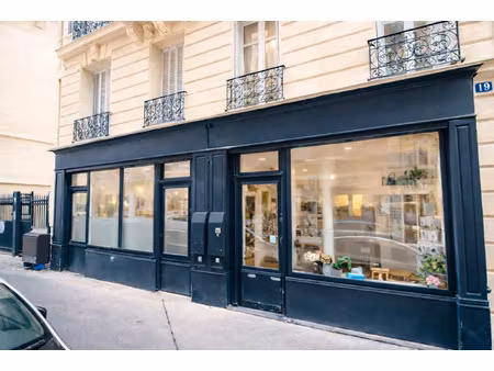 location locaux professionnels 50 m² à paris 18ème (75018)  2 067 €