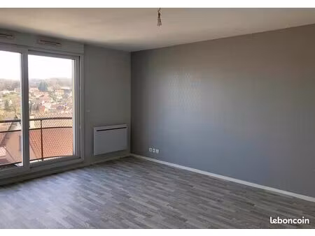 appartement t2 proche hôpital de 50 m² avec parking et cave