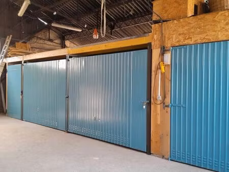 location box/ garage