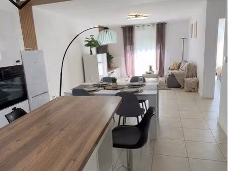 villa mitoyenne 71 m2 entièrement meublée