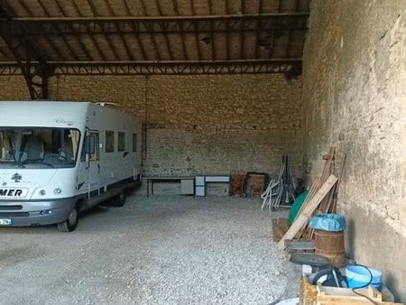 emplacement camping-car/ caravane/ voiture