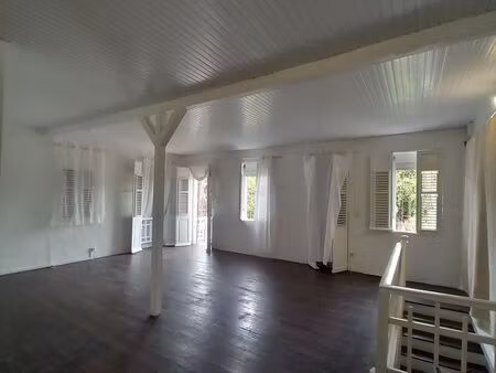 loue appartement meublé sur fort de france