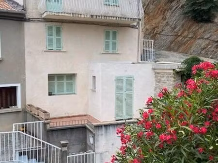 location maison de village