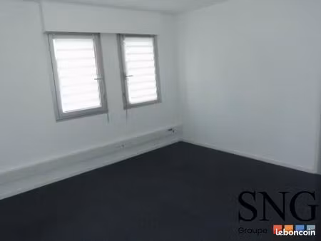 bureaux 11 m² eyguières