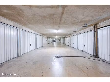 parking/box 25 m² marseille