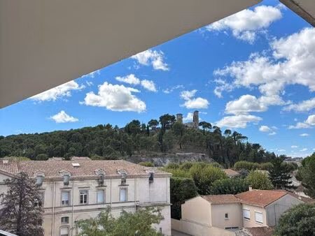 ◊ t2 lumineux avec vue exceptionnelle sur les tours – parking sécurisé – châteaurenard