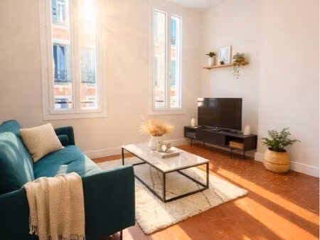 t2 la timone entièrement rénové et meublé