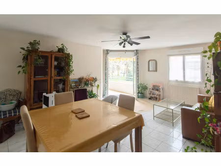 location appartement  84.43 m² t-4 à gelos  820 €