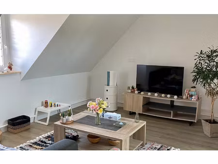 location appartement  42.9 m² t-2 à guingamp  570 €