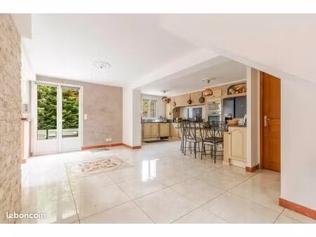 maison 5 pièces 130 m²