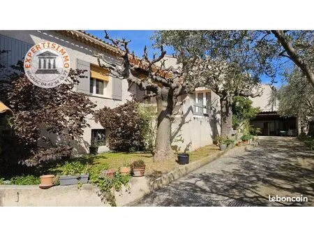 propriété 4 pièces 121 m²