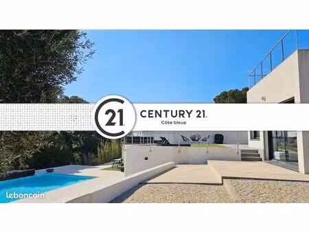 villa 4 pièces 150 m²