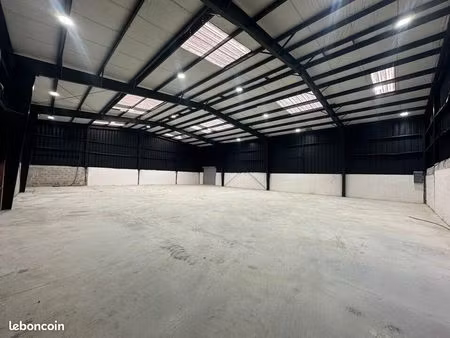 local d'activite 650 m² aubagne