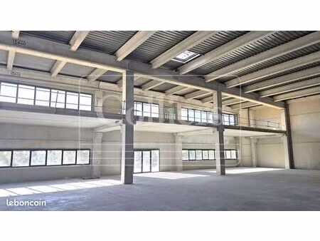 local industriel 636 m²