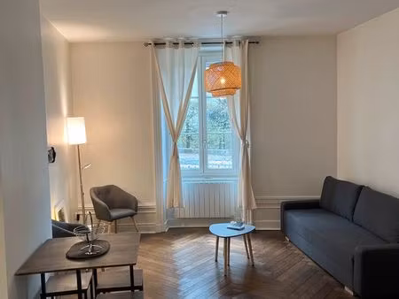 t2 meublé 41 m2 tassin horloge edf inclus