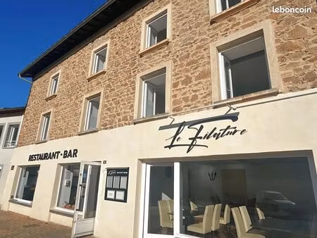 restaurant rénové + grand duplex 6 chambres et dépendance