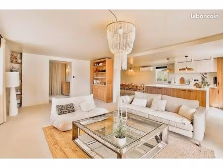 maison rénovée 174m2 piscine et climatisation