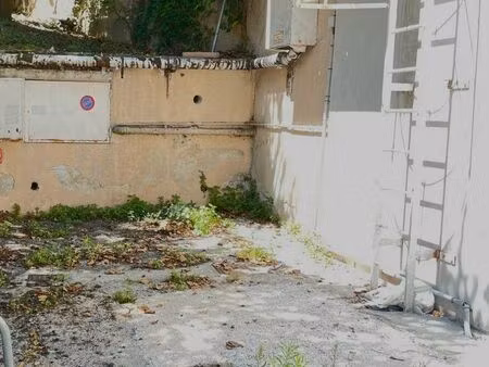 parking extérieur sécurisé