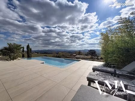 villa 7 pièces 195 m²