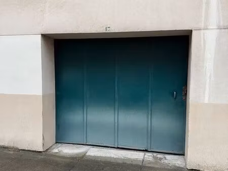 a louer – grand garage fermé du 11 rue duguesclin à lyon 69006  facile d’accès