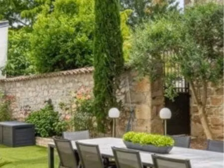 maison de charme du xvii e siècle au cœur de millery