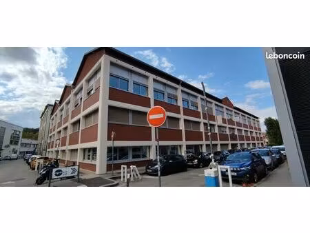 loue bureau 96m2 gorge de loup 1200 mois cnc