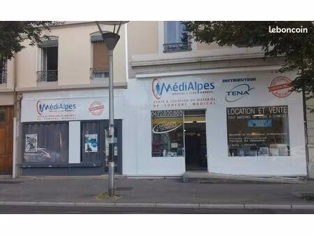 local commercial 107 m²