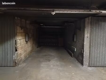 parking/box 12 m² paris