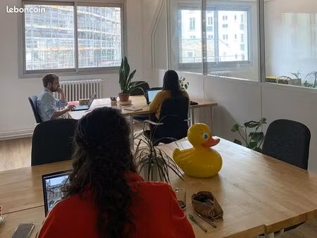 bureau lumineux pour 5 personnes