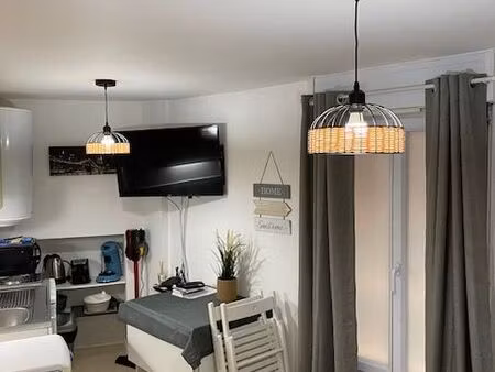 vitré centre historique — appartement 26 m² 2 pièces rénové 2025  meublé/équipé/décoré  pr