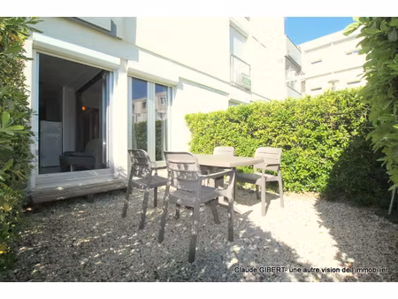 t1/t2 en rez-de-jardin à quelques mètres de l'étang de thau