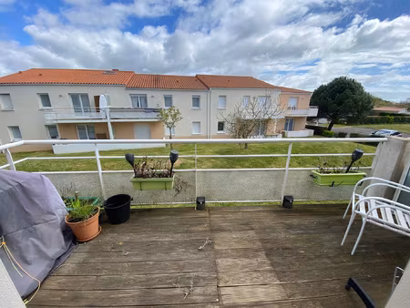 résidence récente avec piscine