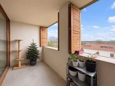 adl immobilier : a vendre appartement deux pièces avec stationnement / secteur cornebarrie