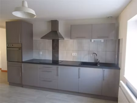 f2 duplex avec cuisine equipee