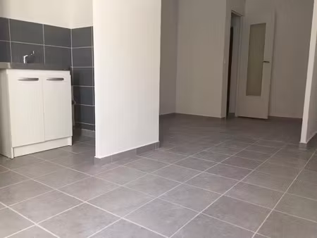 location appartement 1 pièce 25 m² à la seyne-sur-mer (83500)  454 €
