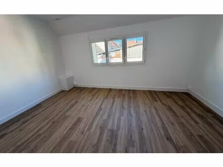 location appartement  30.9 m² t-1 à pommeuse  575 €