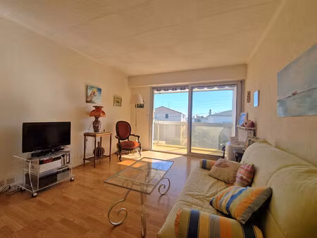entres plages et marché central - appartement 2 pièces avec terrasse & garage