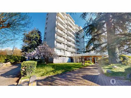 studio avec balcon à 10min du campus