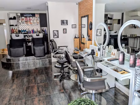 a louer boutique pour salon de coiffure en centre ville