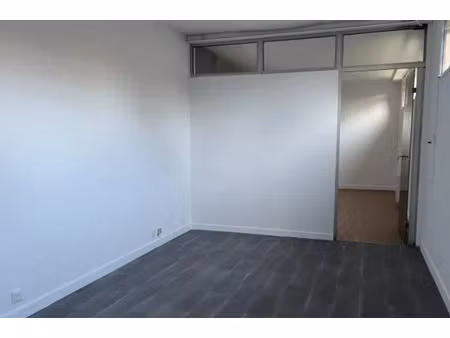 location locaux professionnels 74 m² à eaubonne (95600)  616 €