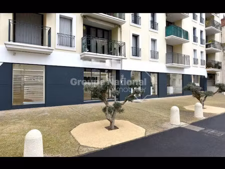 local commercial de 200 m2 lunel