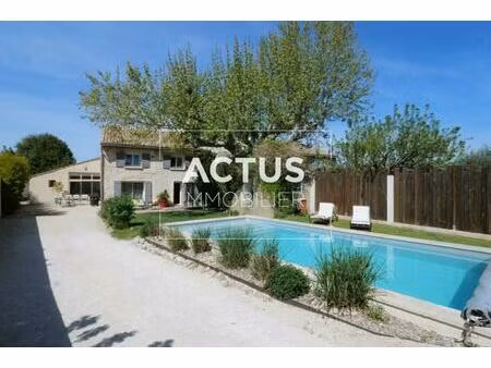 plan d'orgon - mas de caractère avec jardin paysagé et pis