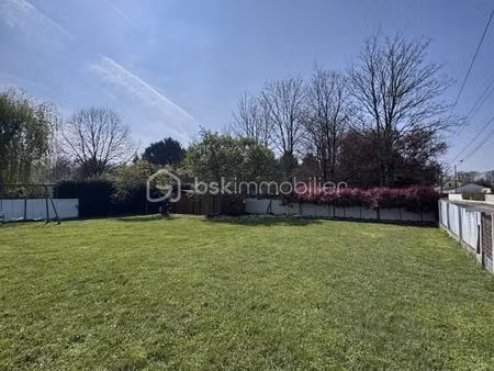 terrain de 365 m² à monts