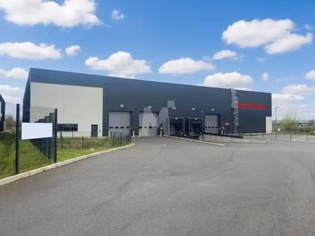 location local d'activités 1 722 m²