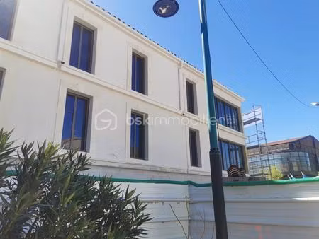 local commercial de 26 53 m² à salon-de-provence