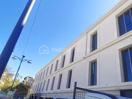 local d'activités de 10 45 m² à salon-de-provence