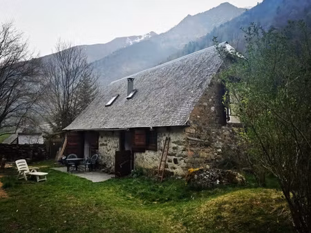 val d'azun : grange aménagée avec 2 chambres - terrain 2500