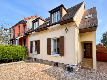 maison familiale avec sous-sol total verrières-le-buisson secteur du lac