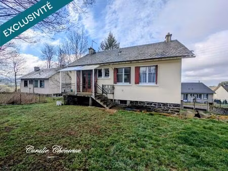 maison lumineuse avec beau potentiel